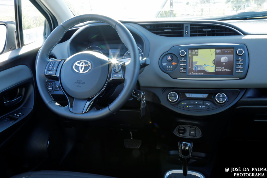Toyota Yaris Hybrid: Utilitário ecológico! 20