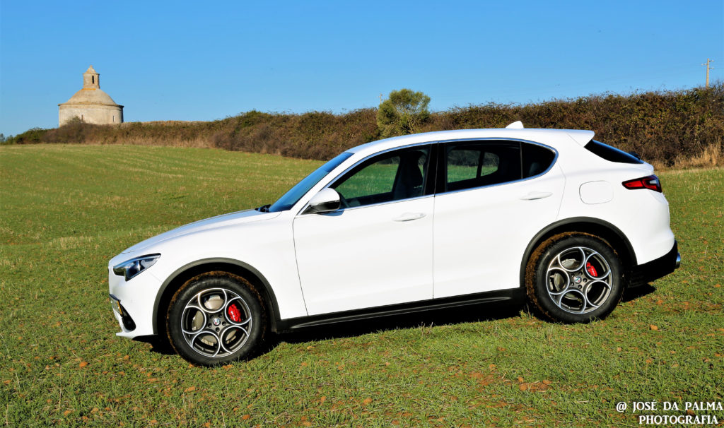 Alfa Romeo Stelvio Super 2.2 JTDM 210CV Q4: Performance Perfeita! 22