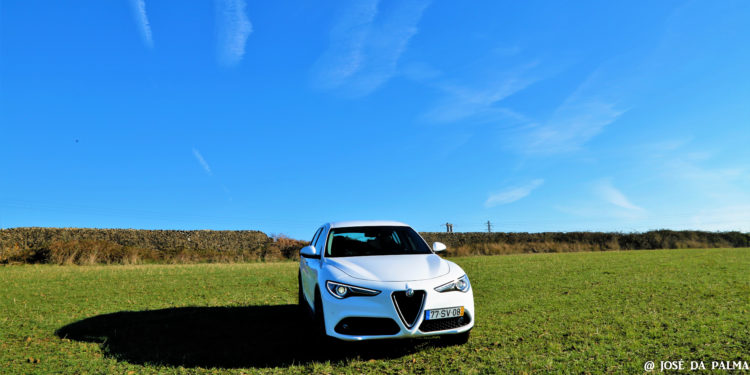 Alfa Romeo Stelvio Super 2.2 JTDM 210CV Q4: Performance Perfeita! 35