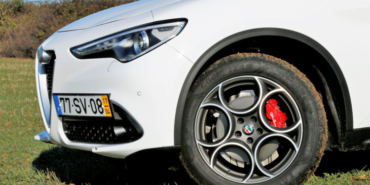 Alfa Romeo Stelvio Super 2.2 JTDM 210CV Q4: Performance Perfeita! 36