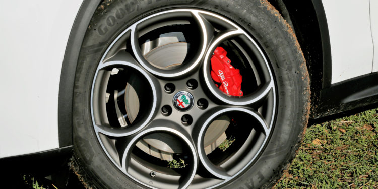Alfa Romeo Stelvio Super 2.2 JTDM 210CV Q4: Performance Perfeita! 37