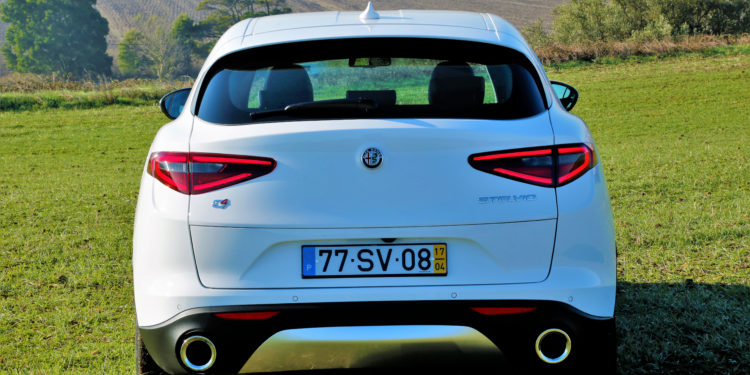 Alfa Romeo Stelvio Super 2.2 JTDM 210CV Q4: Performance Perfeita! 43