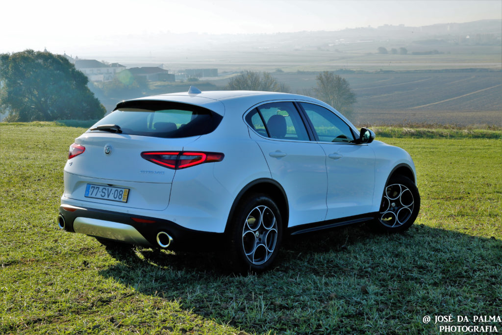 Alfa Romeo Stelvio Super 2.2 JTDM 210CV Q4: Performance Perfeita! 21