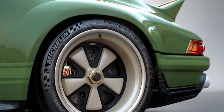 Singer e Williams revelam Porsche 911 com 500cv! 18