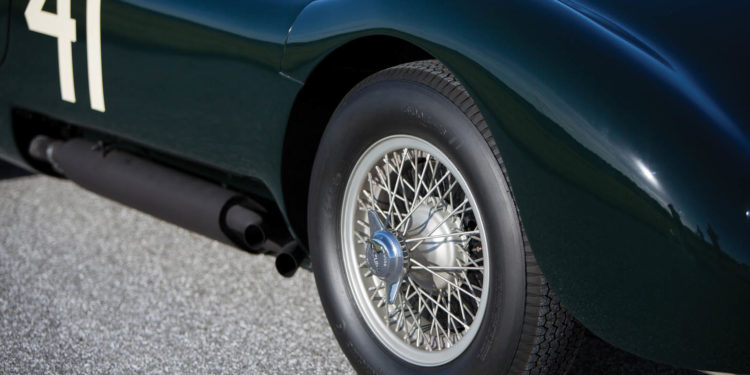 Este Jaguar C-Type vai a leilão e não será barato! 24