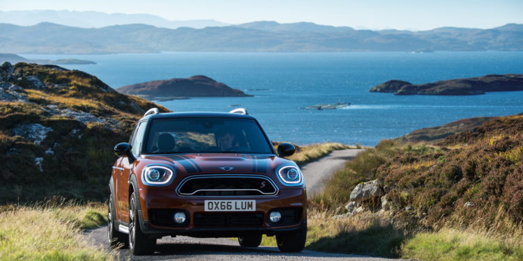MINI trabalha num novo crossover eléctrico! 23