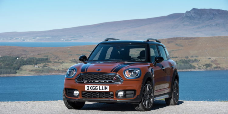 MINI trabalha num novo crossover eléctrico! 21