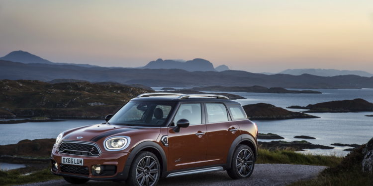 MINI trabalha num novo crossover eléctrico! 19