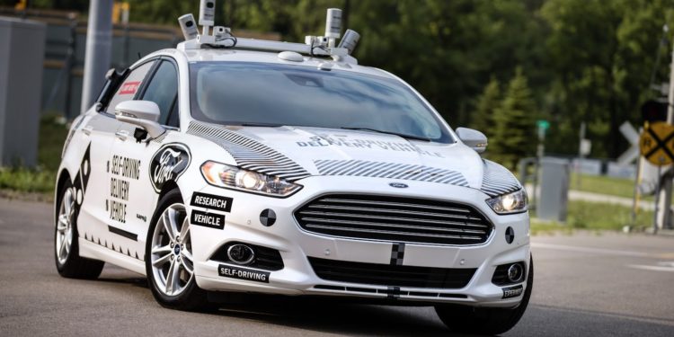 Ford aposta nos automóveis híbridos com condução autónoma! 17