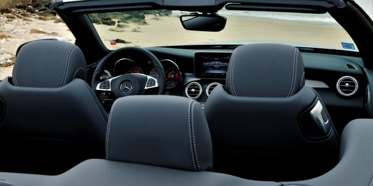 Mercedes C 180 Cabrio AMG: Exuberância de cabelos ao vento! 52