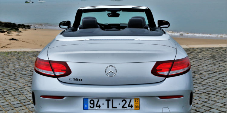 Mercedes C 180 Cabrio AMG: Exuberância de cabelos ao vento! 46
