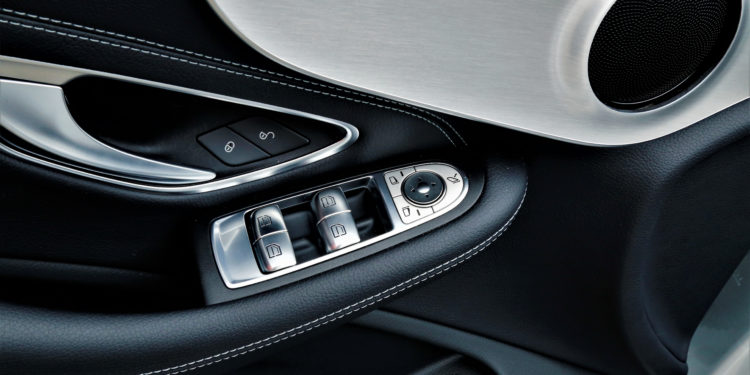 Mercedes C 180 Cabrio AMG: Exuberância de cabelos ao vento! 36