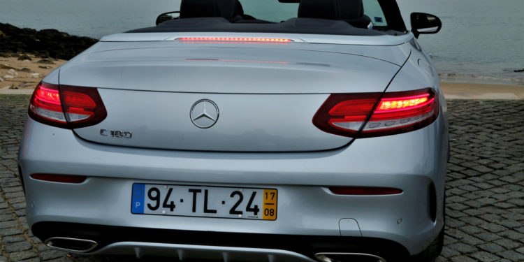 Mercedes C 180 Cabrio AMG: Exuberância de cabelos ao vento! 34