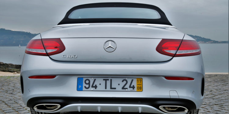 Mercedes C 180 Cabrio AMG: Exuberância de cabelos ao vento! 61