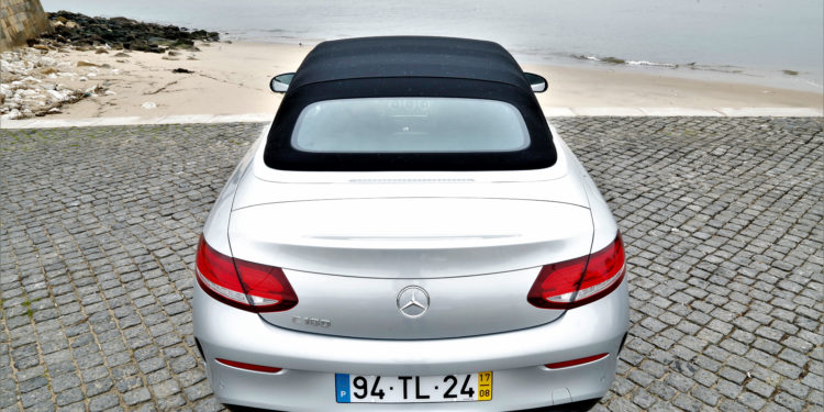 Mercedes C 180 Cabrio AMG: Exuberância de cabelos ao vento! 54