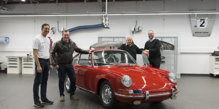 Este é o Porsche 911 mais antigo do museu de Estugarda! 23