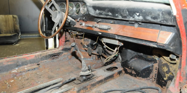 Este é o Porsche 911 mais antigo do museu de Estugarda! 20