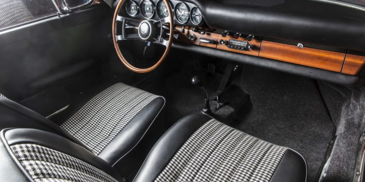 Este é o Porsche 911 mais antigo do museu de Estugarda! 19