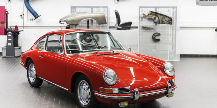 Este é o Porsche 911 mais antigo do museu de Estugarda! 15