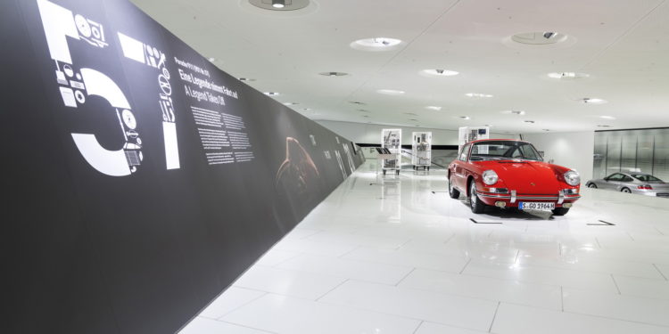 Este é o Porsche 911 mais antigo do museu de Estugarda! 14