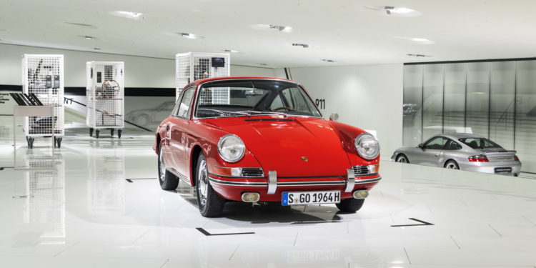 Este é o Porsche 911 mais antigo do museu de Estugarda! 13