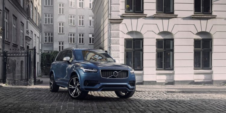 Volvo entrega automóveis autónomos a famílias Suecas! 36