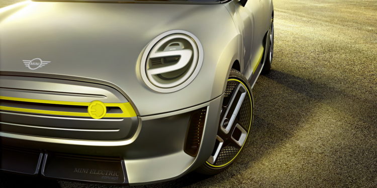 MINI recebe novo logótipo em 2018! 17