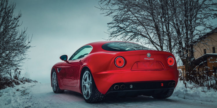 Este Alfa Romeo 8C vai a leilão! 24