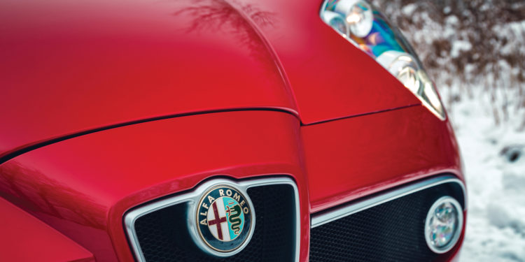 Este Alfa Romeo 8C vai a leilão! 20