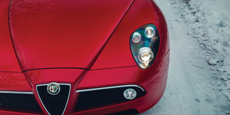 Este Alfa Romeo 8C vai a leilão! 19