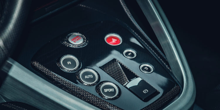 Este Alfa Romeo 8C vai a leilão! 15