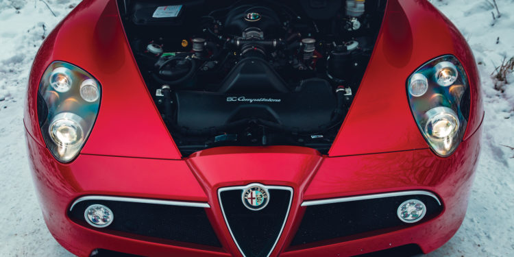 Este Alfa Romeo 8C vai a leilão! 13