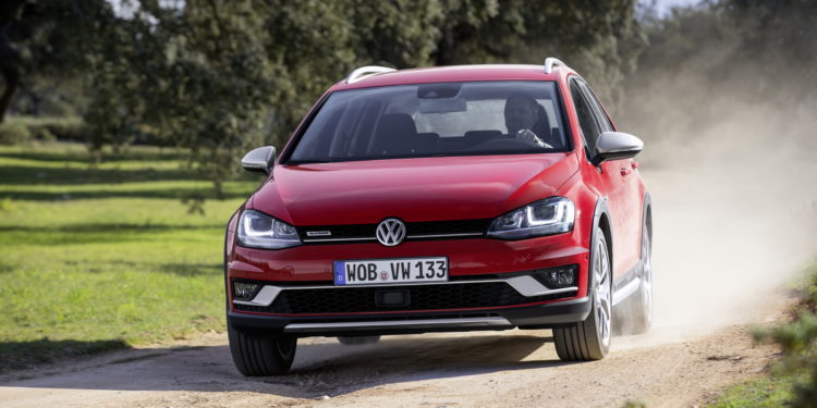Volkswagen começa 2018 a actualizar o Volkswagen Golf! 23