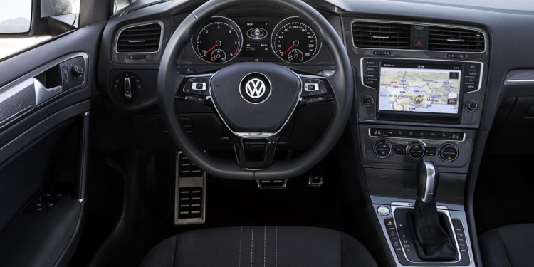 Volkswagen começa 2018 a actualizar o Volkswagen Golf! 20