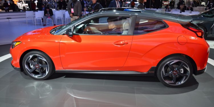 Hyundai revela Veloster no salão de Detroit! 80