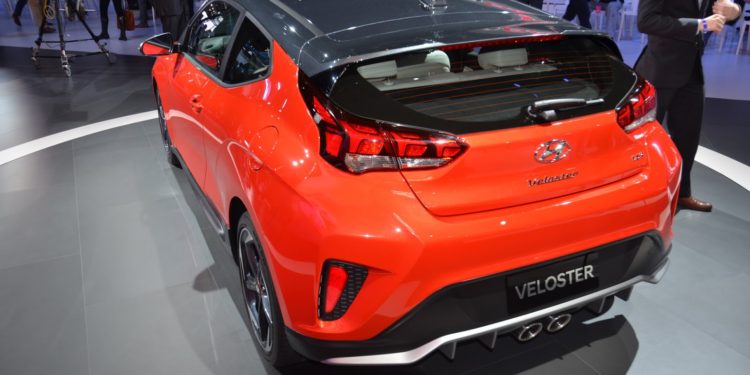 Hyundai revela Veloster no salão de Detroit! 74