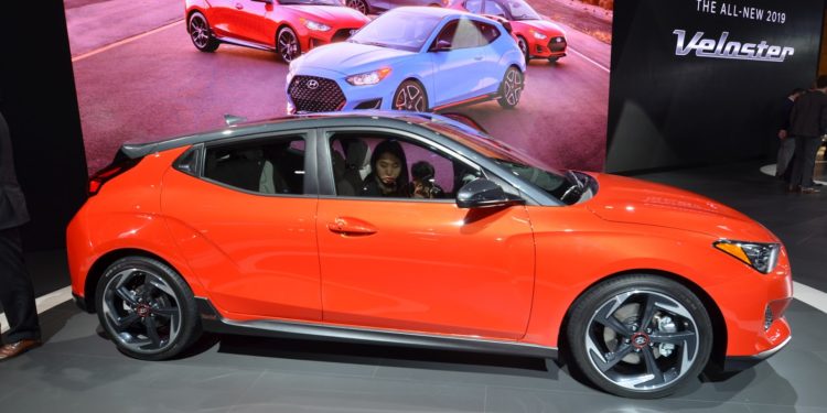 Hyundai revela Veloster no salão de Detroit! 72