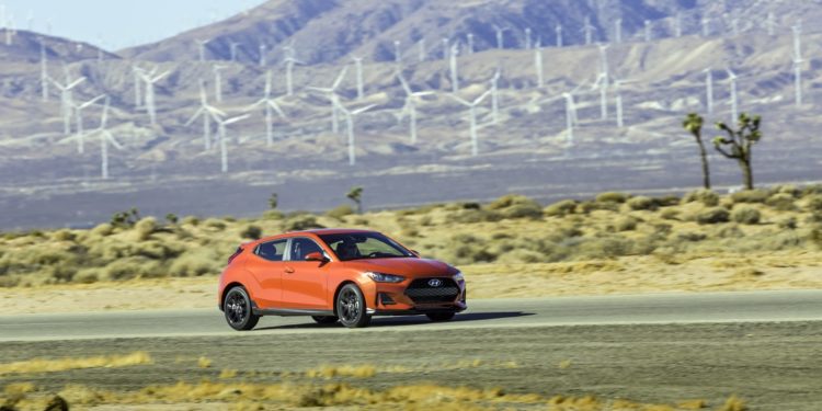 Hyundai revela Veloster no salão de Detroit! 76