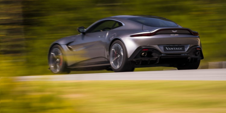 Aston Martin prepara rival para o Tesla Roadster! 16
