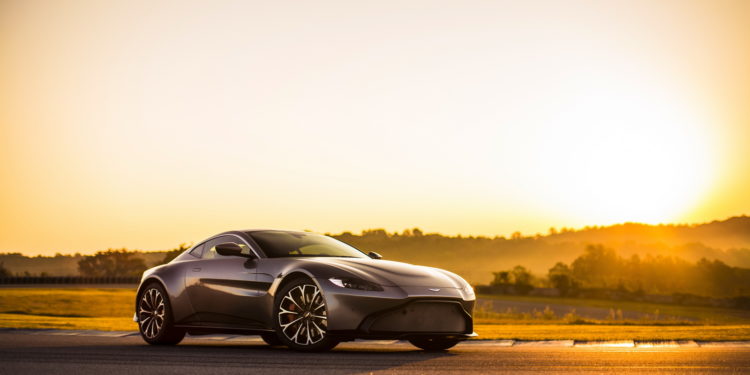 Aston Martin prepara rival para o Tesla Roadster! 14