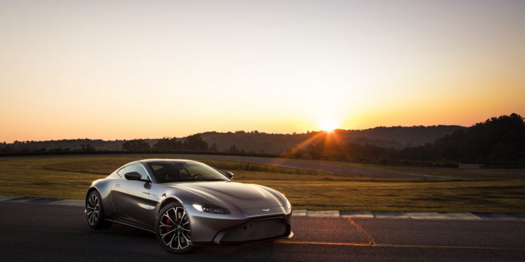 Aston Martin prepara rival para o Tesla Roadster! 13