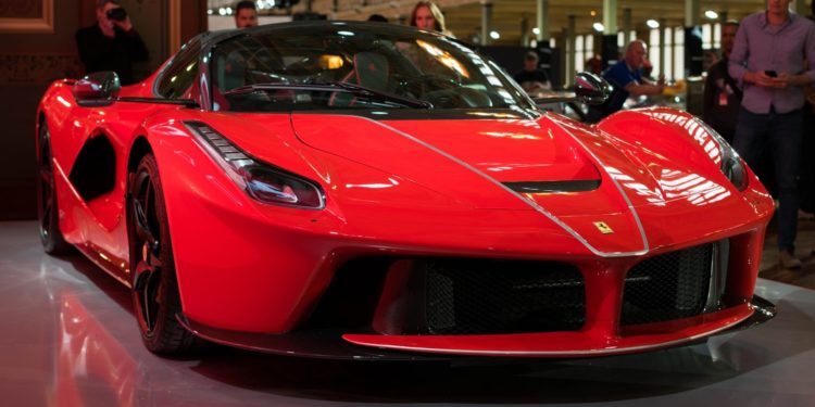 Supercarro eléctrico da Ferrari promete intimidar a concorrência! 18