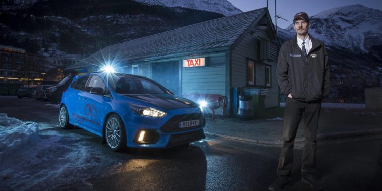 Este Taxista cria emoções fortes na Noruega como seu Ford Focus RS! 19