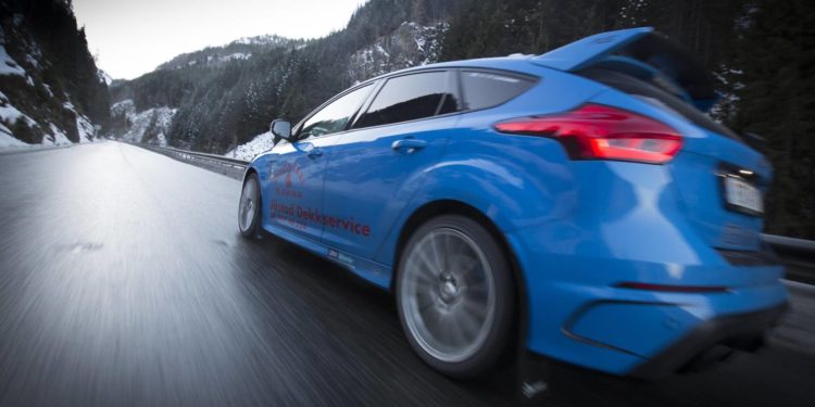 Este Taxista cria emoções fortes na Noruega como seu Ford Focus RS! 18