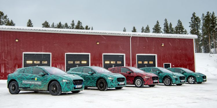 Jaguar I-Pace carrega 80% em 45 minutos! 23