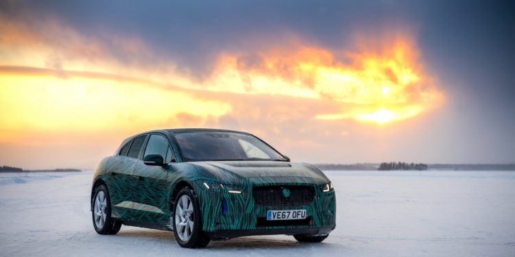 Jaguar I-Pace carrega 80% em 45 minutos! 20