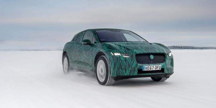 Jaguar I-Pace carrega 80% em 45 minutos! 22