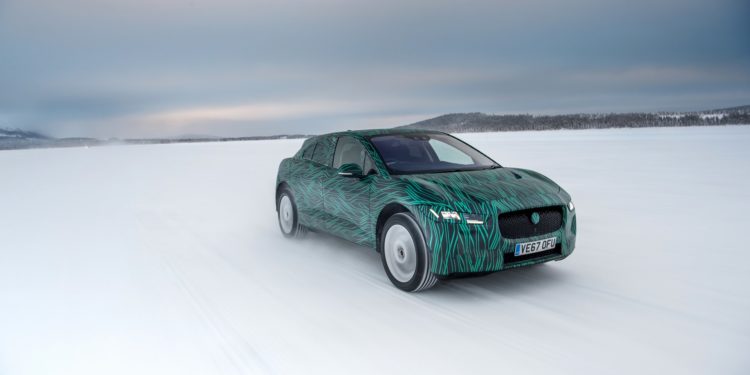 Jaguar I-Pace carrega 80% em 45 minutos! 19