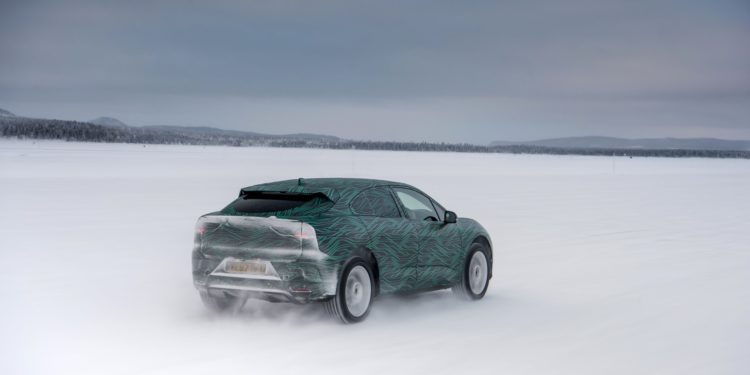 Jaguar I-Pace carrega 80% em 45 minutos! 16