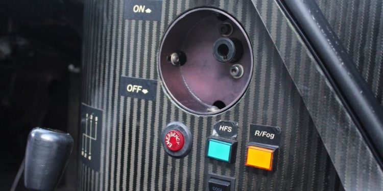 Poderá este Jaguar XJR-15 passar o meio milhão de Euros? 28